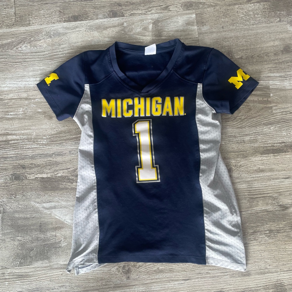 Woman’s U of M jersey.  #1.  Size small. Like new.